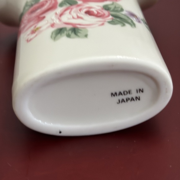 Vintage antique Victorian pastel mini rose bud vase -good vintage condition - Picture 6 of 6